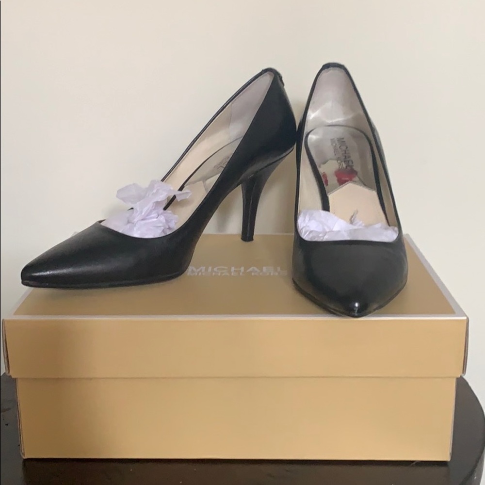 Black Michael Kors Pumps